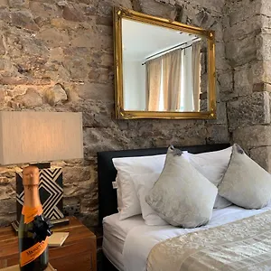Aparthotel Royal Mile By The Castle, Edinburgh